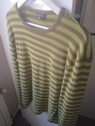 Camiseta H&M rayas verde y marrón
