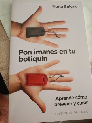 Imanes de colores con símbolos