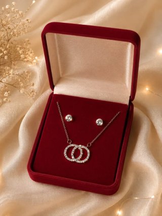 Conjunto de Joyas Collar y Pendientes
