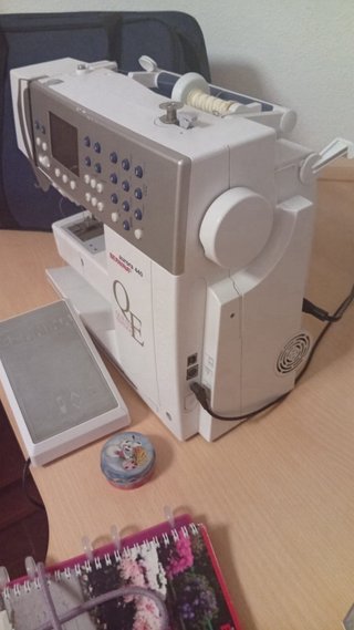 Máquina de coser Bernina 440