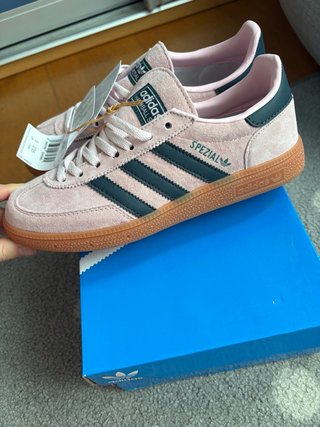 Zapatillas rosas y azul marino