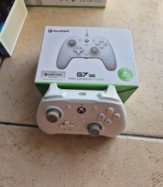 Xbox Series S 512GB + Controller + GameSir G7 SE