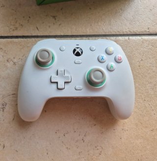 Xbox Series S 512GB + Controller + GameSir G7 SE