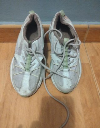 Zapatos Beige y Verde Talla 34