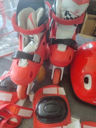Patines Talla 29-32 + Casco y Protecciones