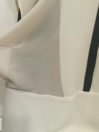 Camisa fluida Zara beige y negra Talla S