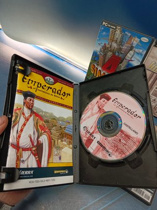 7 videojuegos para PC, todos con sus instrucciones originales.