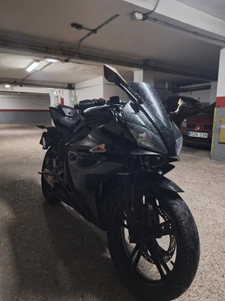 Yamaha YZF R125 Negra