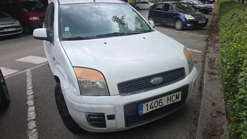 Ford Fusion 2011 - foto 1