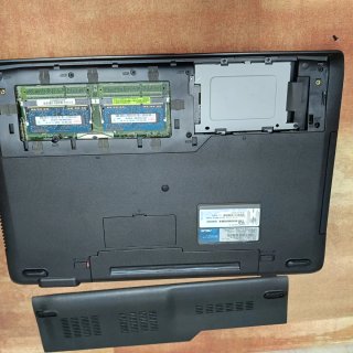 Portátil Asus N53S (i3 / 4GB RAM) - Enciende