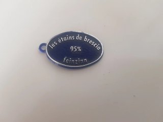 Jarrón de peltre antiguo