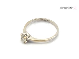 sello oro 18k con piedra con diamante