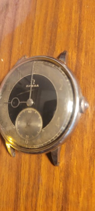 Reloj Omega Negro y Plateado