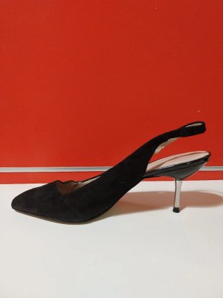 Zapato destalonado tacón fino Zara