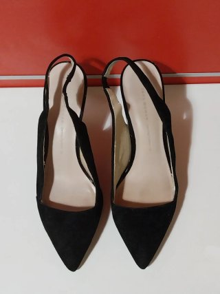 Zapato destalonado tacón fino Zara