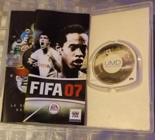 Fifa 07 y World Tour Soccer PSP.