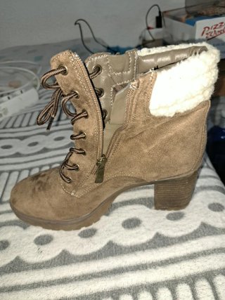 Botines marrones con forro de borreguito