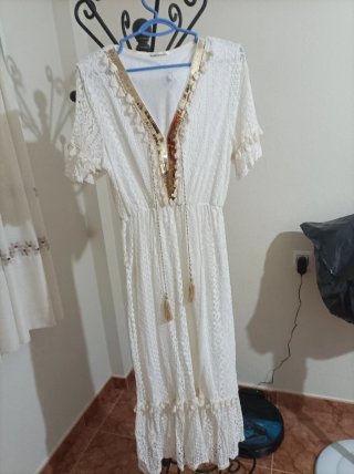 Vestido largo blanco y dorado talla única