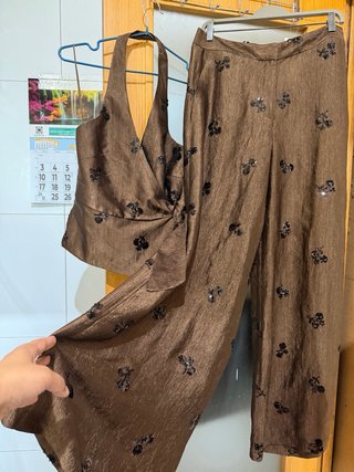 Conjunto pantalón y blusa marrón