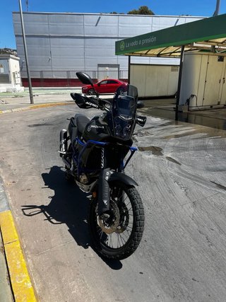 Yamaha Tenere 700 Adventure Moto Negra/Gris2024