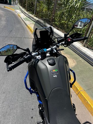 Yamaha Tenere 700 Adventure Moto Negra/Gris2024