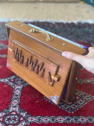 Shruti Box - Ajustado en España + Funda