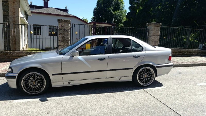 BMW Serie 3 1991 - foto 1