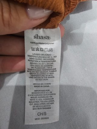 Vestido corto marrón caramelo con escote