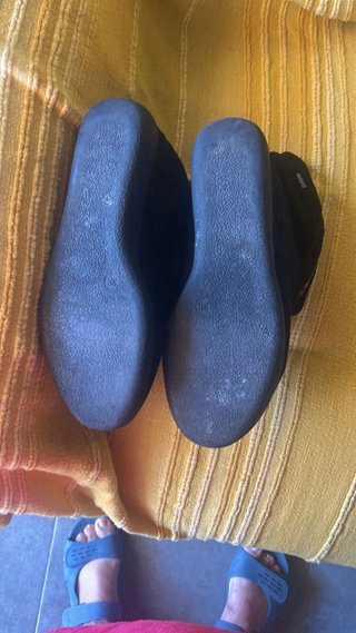 Botines negros con forro de cuadros