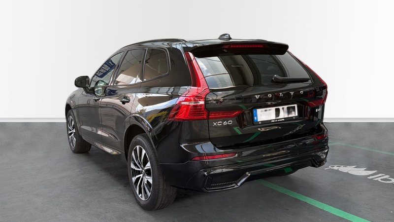Volvo XC60 2023, foto 2