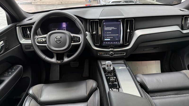 Volvo XC60 2023, foto 6