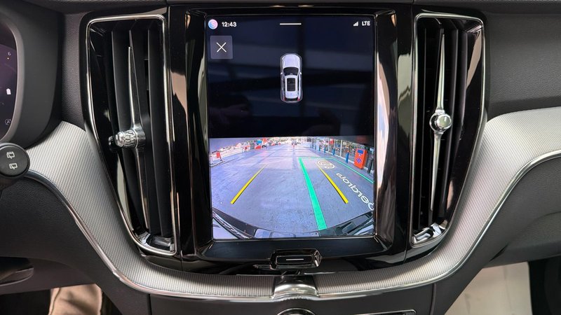 Volvo XC60 2023, foto 15