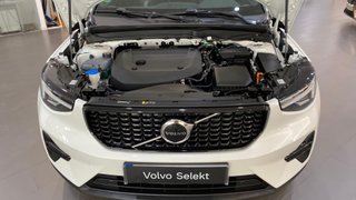 VOLVO XC40 2.0 B3 PLUS DARK AUTO 5P