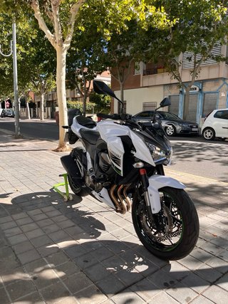 Kawasaki Z800 Blanca 16.000 km