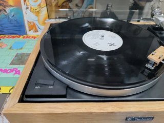 Tocadiscos Technics japonés
