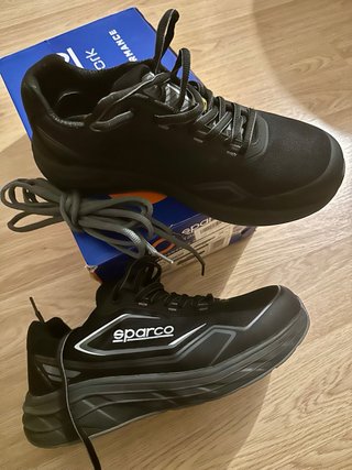 Zapatilla de seguridad Sparco Negra