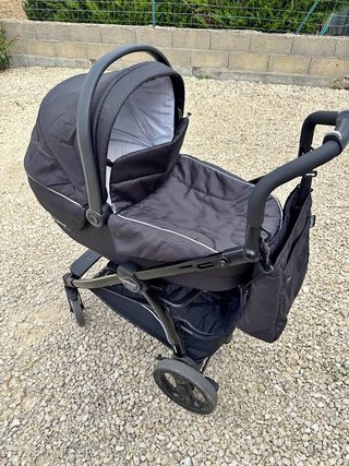 Cochecito de bebé negro