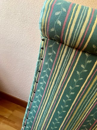 Silla antigua estilo victoriano retapizada