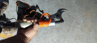 Tijeras profesionales podar a batería .