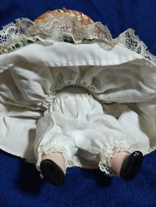 Muñeca de porcelana coleccionable