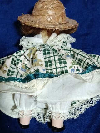 Muñeca de porcelana coleccionable