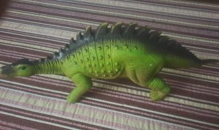 Dinosaurio de goma 37x13 cm
