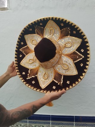 Sombrero de Mariachi Bordado Dorado