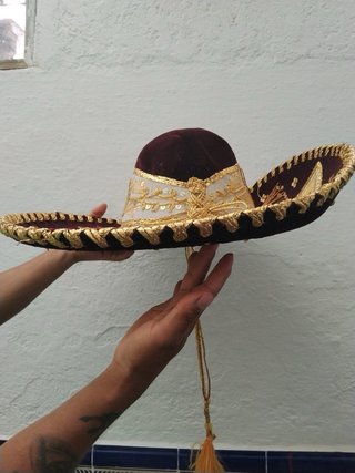Sombrero de Mariachi Bordado Dorado