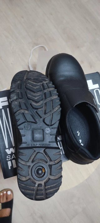 Zapatos de trabajo negros