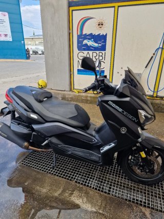 Yamaha XMAX 400 Negra