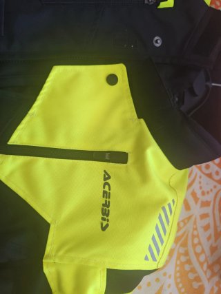 Chaqueta de moto con protecciones