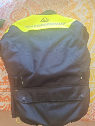 Chaqueta de moto con protecciones