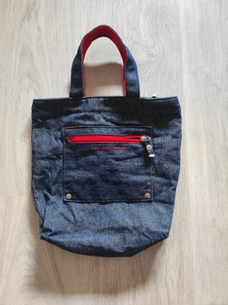 Benetton Denim con Cremallera Roja
