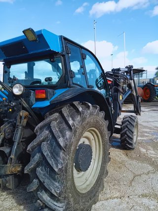 TRACTOR